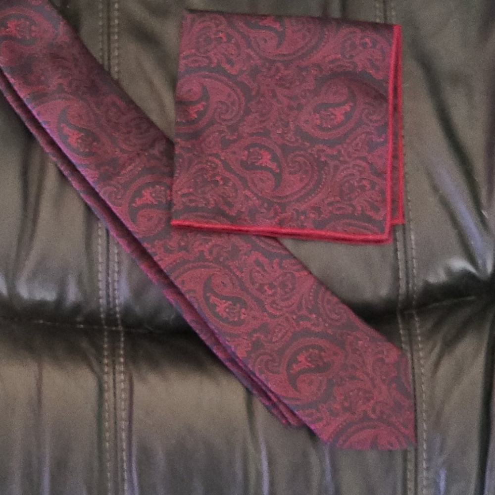 Shlax & wing tie and pocket square